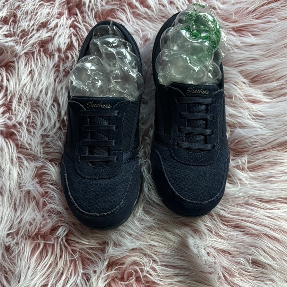EUC Skechers Dark Navy Casual Shoes